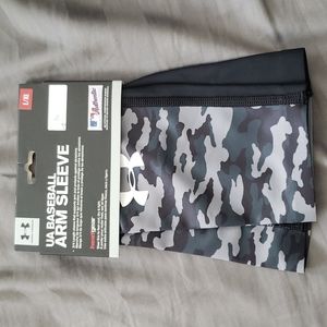Under Armour Men's UA Team Camo Baseball Arm SleeveBlack Camouflage L/XL